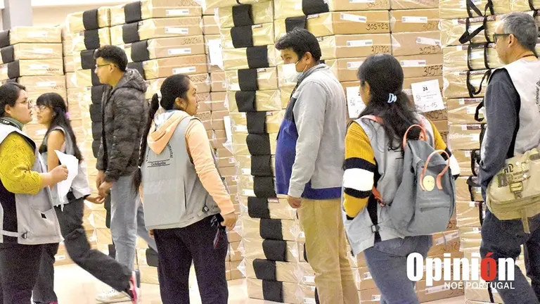 El material electoral dispuesto para las elecciones en Cochabamba./ NO&Eacute; PORTUGAL