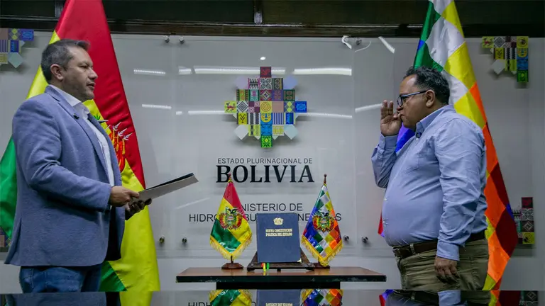 Acto de posesi&oacute;n de Pablo Nina Ter&aacute;n. MINISTERIO DE HIDROCARBUROS Y ENERG&Iacute;AS