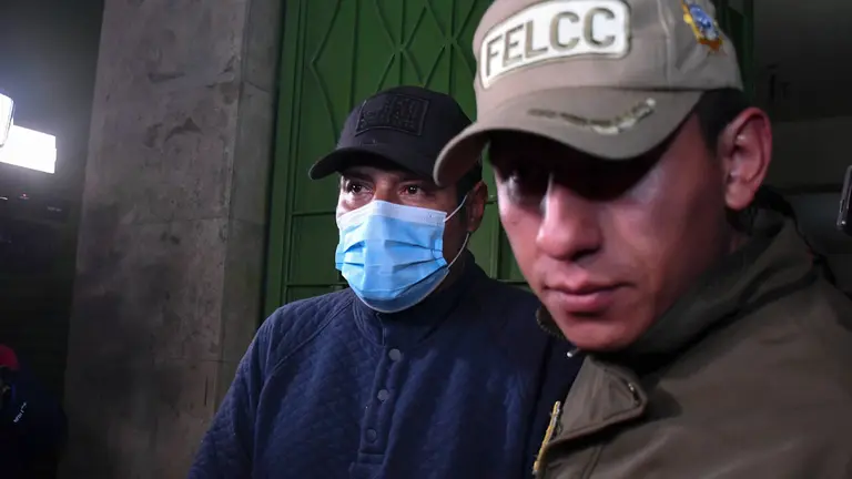 Exministro de Medio Ambiente y Agua, Alan Lisperguer, en el momento que era aprehendido. APG.