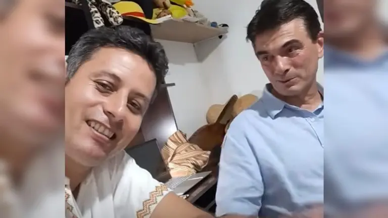 El candidato presidencial Rodrigo Paz (d) junto al excapit&aacute;n Edmand Lara (i). CAPTURA DE PANTALLA