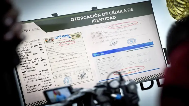 El certificado de nacimiento falso que presentó el brasileño Sérgio Luiz de Freitas Filho, miembro del Primer Comando Capital (PCC) de Brasil./ MINISTERIO DE GOBIERNO