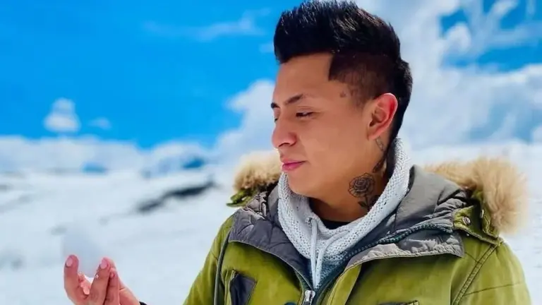 Naoki Ishida, el vocalista del grupo Explosi&oacute;n Cumbiera.