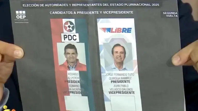 El prototipo de la papeleta de sufragio de la segunda vuelta./ ABI