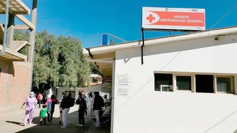 Fotografía del ingreso a emergencias del hospital México de Sacaba, donde la víctima llegó el fin de semana./ OPINIÓN