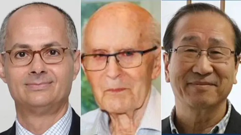 Anuncio del ganador del Premio Nobel de Qu&iacute;mica 2025, en directo
Los premios Nobel de Qu&iacute;mica 2025, desde la izquierda, Omar Yaghi, Richard Robson y Susumu Kitagawa. EL PA&Iacute;S