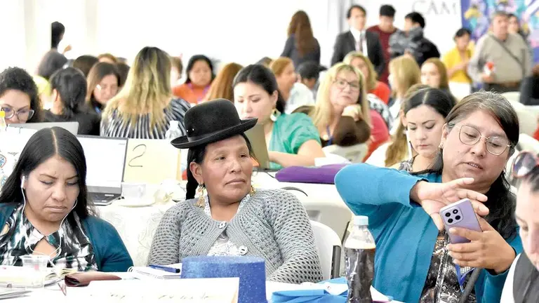 Legisladoras electas durante el encuentro, en días recientes./ DICO SOLÍS