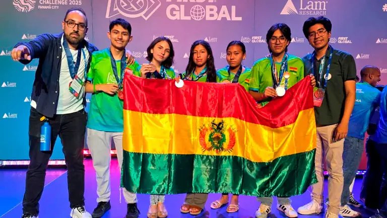 El equipo boliviano tras el certamen internacional. TOMADA DE ERBOL