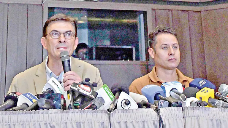 Rodrigo Paz (i) y Edmand Lara recibir&aacute;n sus credenciales hoy./ APG