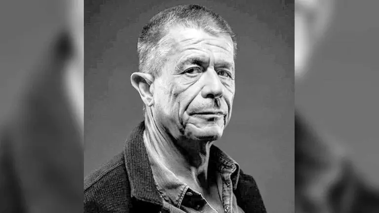El escritor y guionista franc&eacute;s Emmanuel Carr&egrave;re./ ANAGRAMA