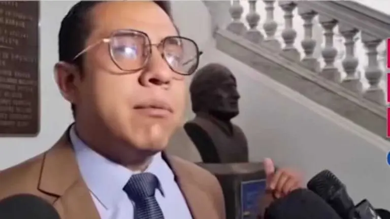 El diputado de la bancada de APB-S&uacute;mate, Diego Bra&ntilde;ez, solicit&oacute; el retiro del busto de Evo Morales de la Asamblea. CAPTURA DE PANTALLA