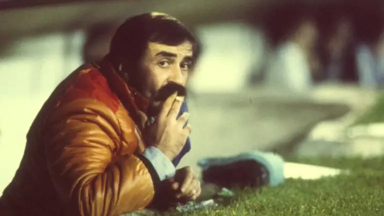 Xabier Azkargorta, en una imagen de sus primeros a&ntilde;os como entrenador. LA GRADA