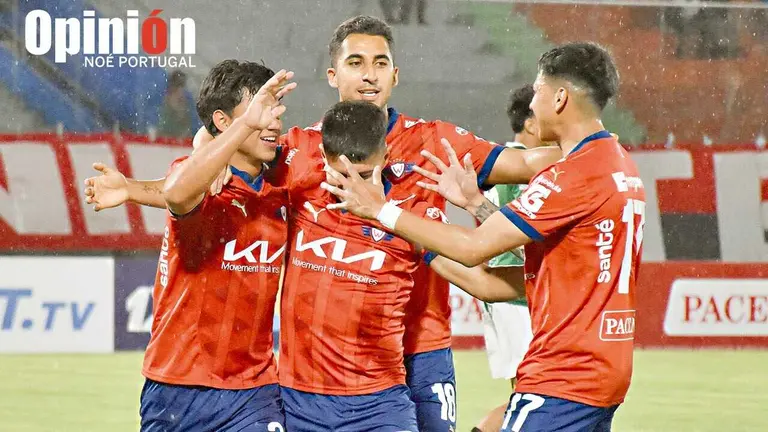 Celebraci&oacute;n de los jugadores de Wilstermann, en el Capriles./ NO&Eacute; PORTUGAL