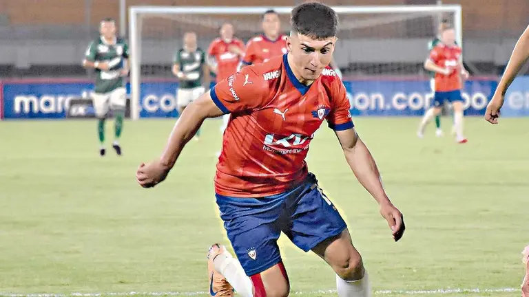 Goleador del Club Deportivo Jorge Wilstermann, &Aacute;lex C&aacute;ceres.