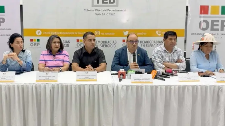 Vocales del TSE en conferencia de prensa./ TED SANTA CRUZ
