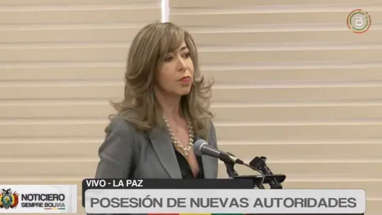 La periodista Ximena Galarza. BOLIVIA TV