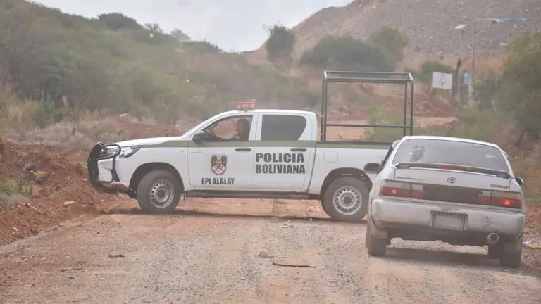 Polic&iacute;a, durante los enfrentamientos de este lunes. DICO SOL&Iacute;S