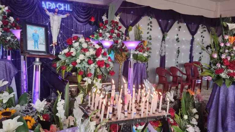 Velorio del comunario Sinforiano Carrillo, en Cotapachi. CORTES&Iacute;A