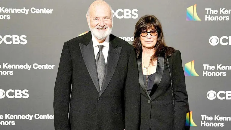 El director de cine y actor Rob Reiner y su esposa.  / RTVE