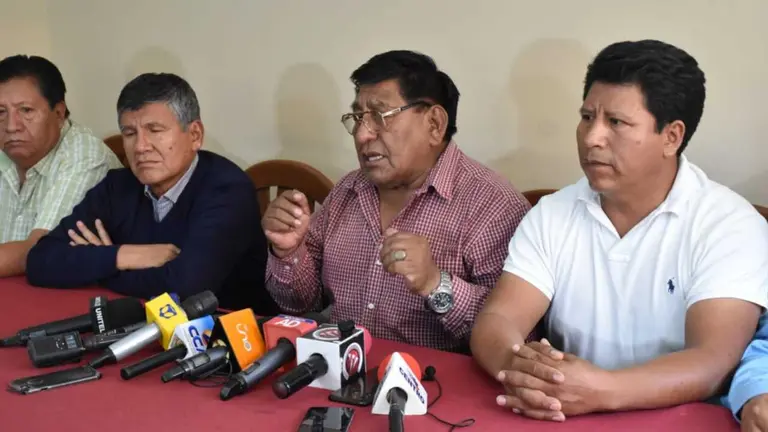 Lucio G&oacute;mez (c), dirigente de la Confederaci&oacute;n Sindical de Ch&oacute;feres de Bolivia. NO&Eacute; PORTUGAL