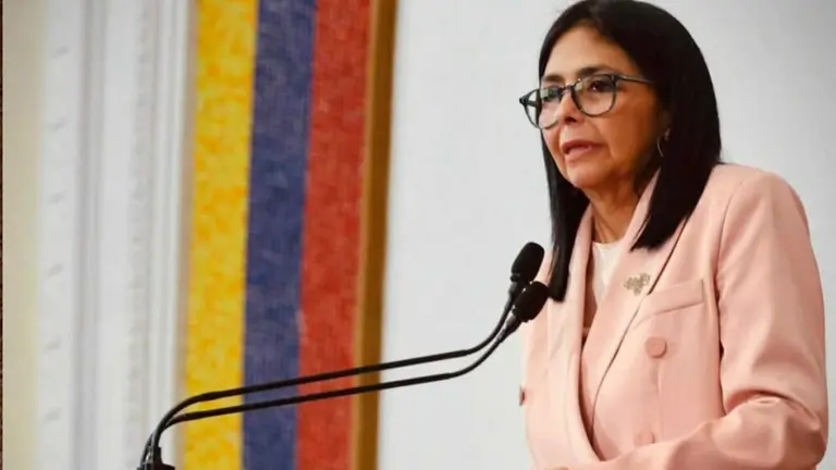 Vicepresidenta de Venezuela, Delcy Rodr&iacute;guez. El Comercio.