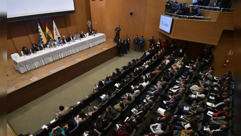 Di&aacute;logo entre el Gobierno y la COB. APG