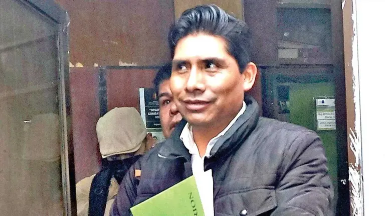 El exgerente de Emapa Franklin Flores tras ser aprehendido por la Polic&iacute;a./ APG