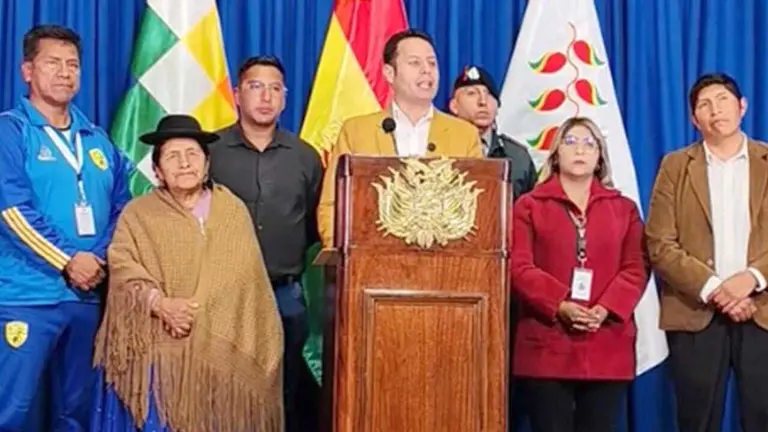 El vicepresidente Edmand Lara junto a algunos legisladores del PDC./ CAPTURA VIDEO