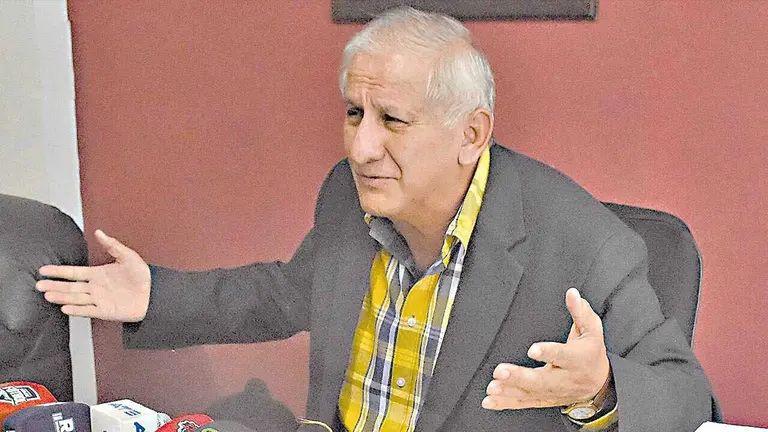 La FBF est&aacute; bajo la lupa de la afici&oacute;n del H&eacute;rcules cochabambino./ DICO SOL&Iacute;S
