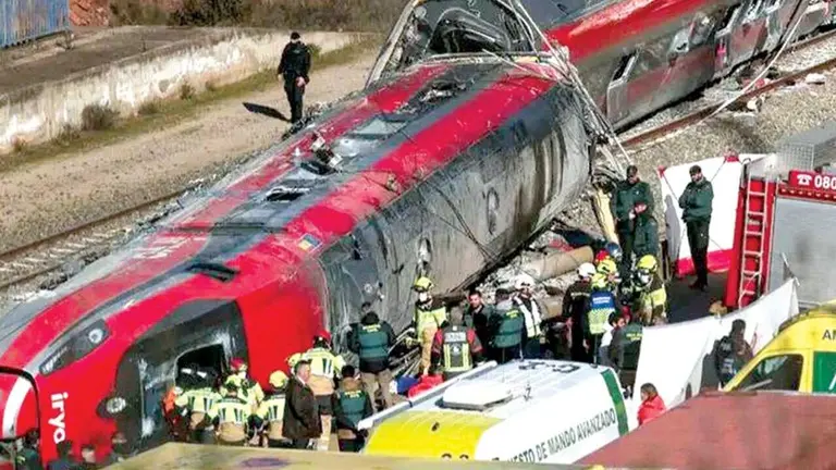 Imagen del tr&aacute;gico accidente sucedido en Andaluc&iacute;a, en el que colisionaron dos trenes./ ALEJANDRO NOTICIAS CUBA