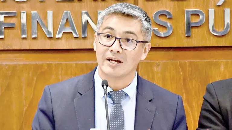 El ministro de Econom&iacute;a, Gabriel Espinoza, durante la presentaci&oacute;n de su informe./ MINISTERIO DE ECONOM&Iacute;A