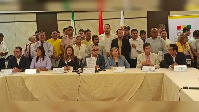 El Encuentro Multipartidario por la elecci&oacute;n de autoridades pol&iacute;ticas departamentales, regionales y municipales 2026, organizado por el TSE. APG