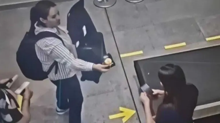 Im&aacute;genes de la c&aacute;mara del aeropuerto de Santa Cruz. / TOMADA DE URGENTE