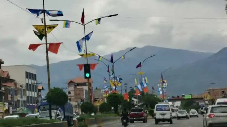 Propaganda electoral en la carretera Cochabamba &ndash; Oruro, en jurisdicci&oacute;n de Vinto. MELISSA REVOLLO