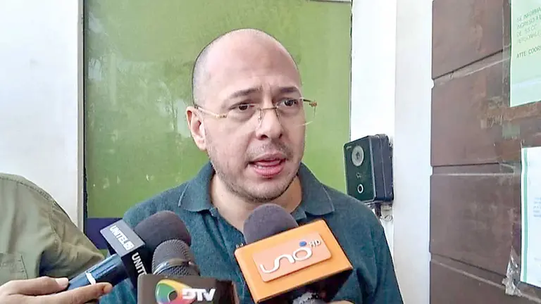 El juez suspendido Hebert Zeballos en declaraciones a la prensa./ERBOL