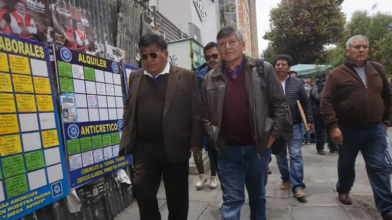 Dirigentes del  transporte, tras retirarse del di&aacute;logo. APG