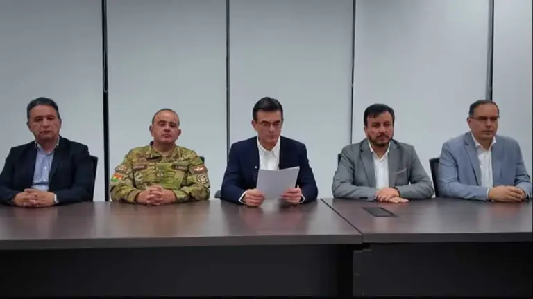 El presidente Rodrigo Paz dispone el resguardo militar en las plantas estrat&eacute;gicas de YPFB. ERBOL