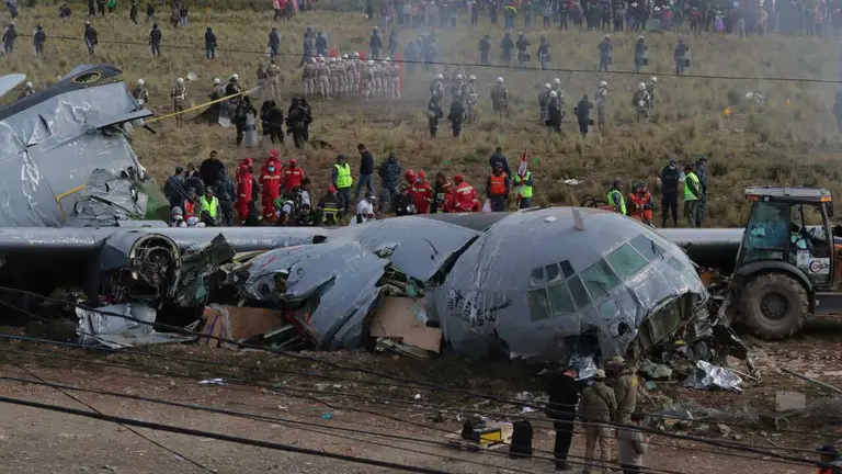 Imagen del accidente a&eacute;reo en El Alto. APG