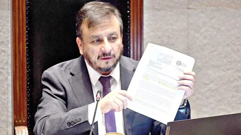 El ministro de Hidrocarburos, Mauricio Medinaceli, durante su informe oral en la C&aacute;mara de Senadores./ APG