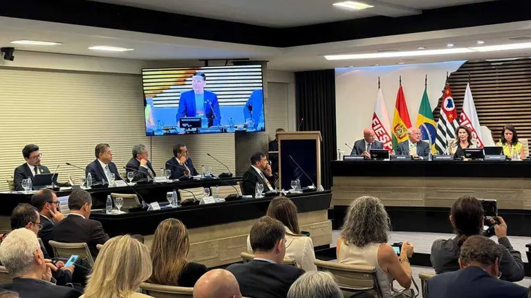 Empresarios en Brasil. ERBOL