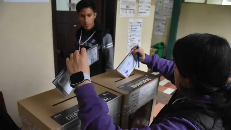 Jornada electoral en Cochabamba. DICO SOL&Iacute;S
