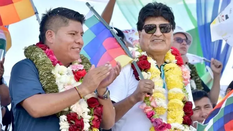 Leonardo Loza junto a Evo Morales durante actos de campaña./ ERBOL