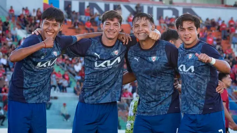 Por tercera vez consecutiva, Wilster vuelve a jugar en el Capriles y enfrentar&aacute; ma&ntilde;ana a Mi Llajta./ WILSTERMANN
