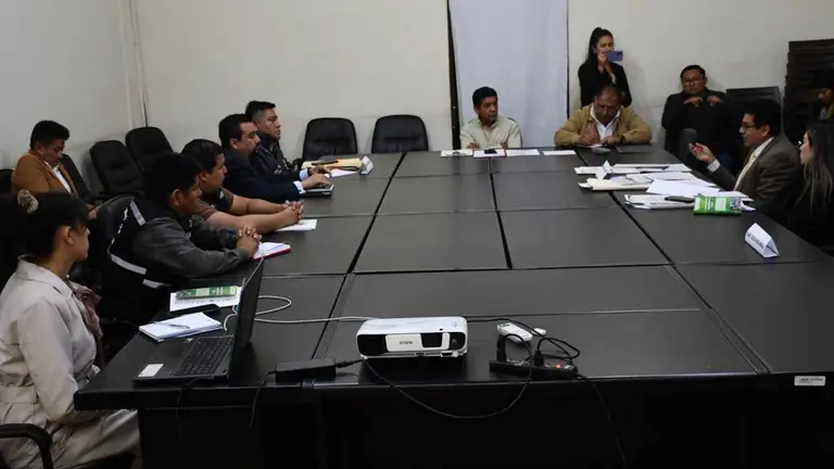 Asistentes a la reuni&oacute;n convocada para este 12 de mayo, en la Gobernaci&oacute;n. GADC