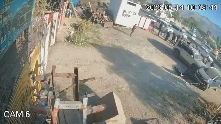 C&aacute;maras de vigilancia captan el accidente ocurrido ayer en el Valle Bajo de Cochabamba. CORTES&Iacute;A
