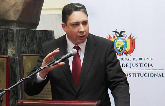 Ministro-Hector-Arce