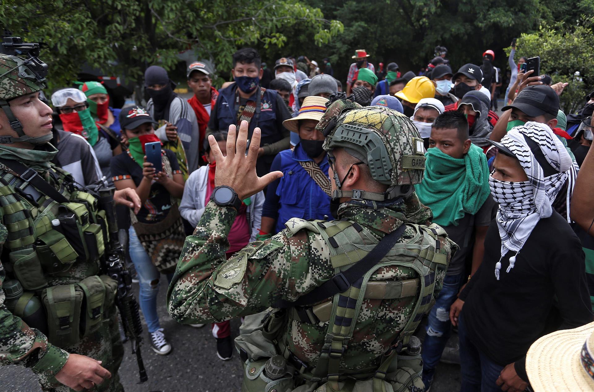 Varios heridos en choques entre civiles armados contra indígenas en Cali