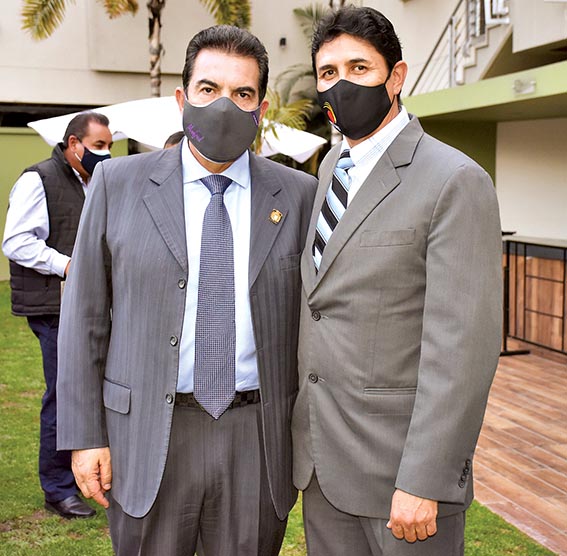 Manfred Reyes Villa y Antonio Torrico. 