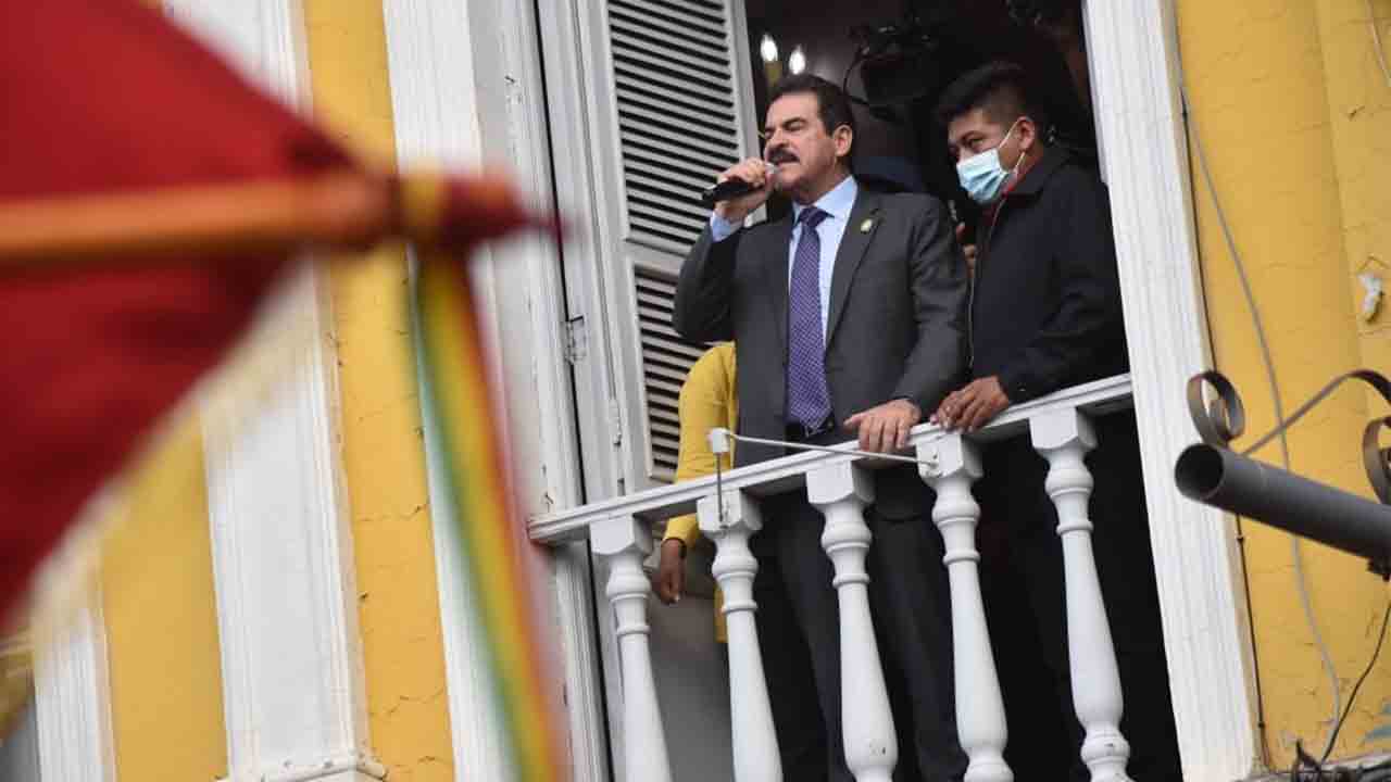 El alcalde Manfred Reyes Villa en su balcón. Noé Portugal