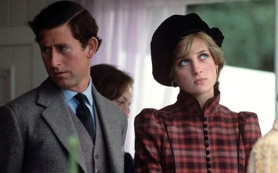 El príncipe Carlos y la princesa Diana Spencer.