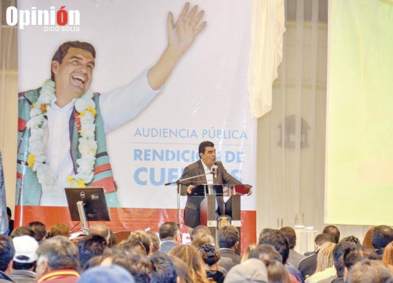 José María Leyes durante una rendición pública de cuentas, como Alcalde. / DICO SOLÍS